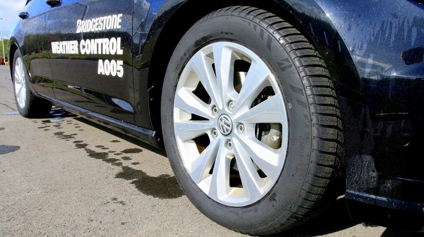 Bridgestone Weather Control A005.