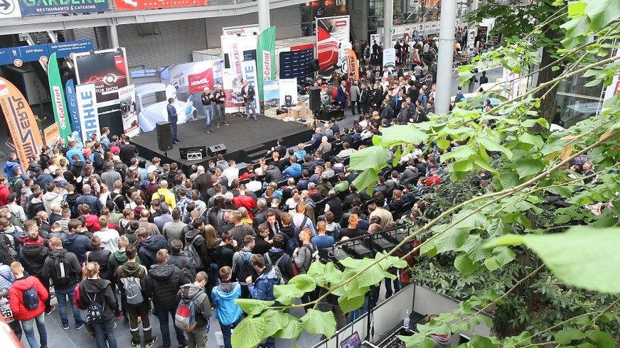 Po raz pierwszy w historii w wielkim finale udział wzięło trzystu uczenistków! Do konkursu dołączają kolejne szkoły.