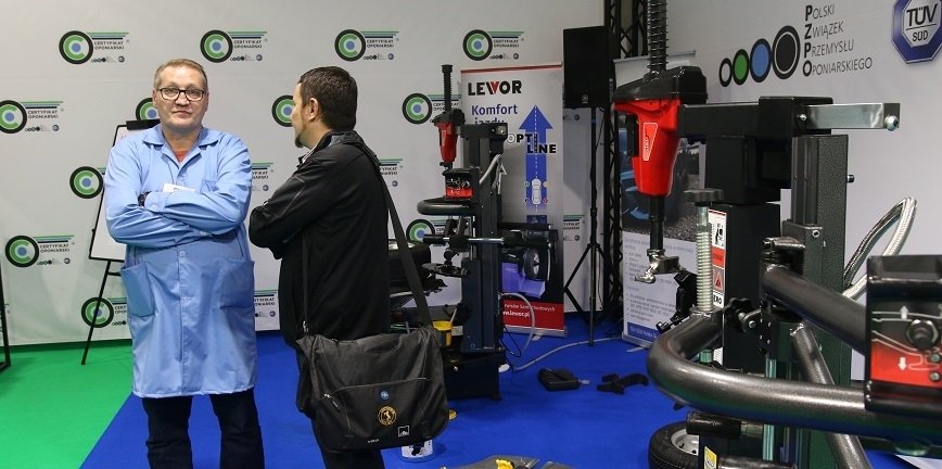 Stoisko PZPO podczas targów Automotive Parts Expo.