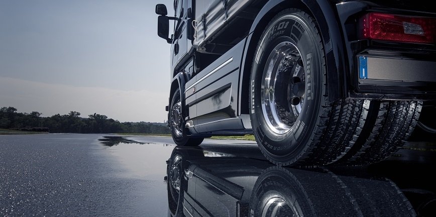 Proway H:01. To nowa linia opon do transportu dalekobieżnego. Projektanci postawili na dwa kluczowe czynniki - długi przebieg i niskie opory toczenia.