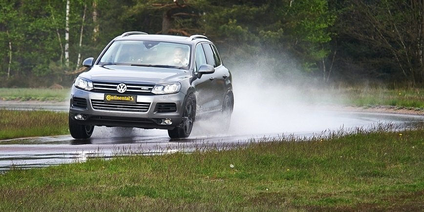 Opony do samochodów typu SUV mają często oznaczenie XL, ponieważ zakres obciążeń dla takich opon opracowano z myślą o zapewnieniu większej nośności niż w przypadku standardowych opon do aut osobowych.